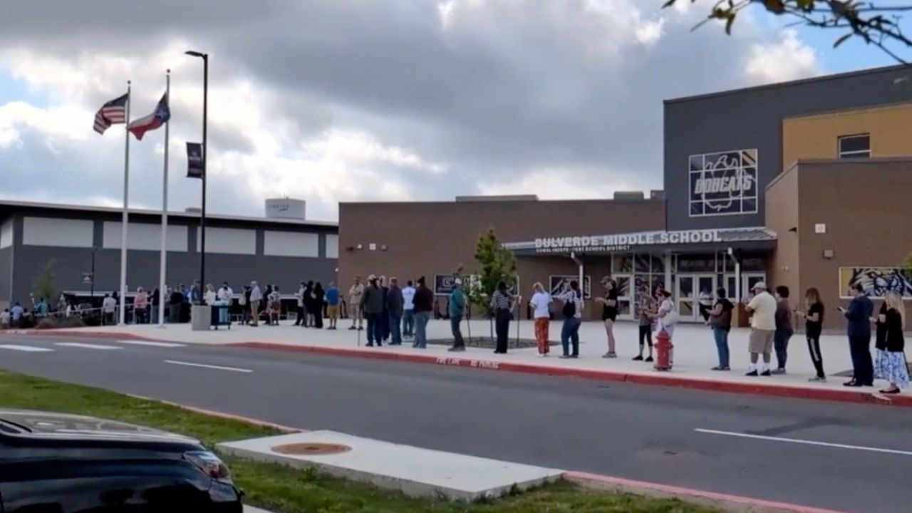 Tiroteo en secundaria de Texas deja un saldo trágico