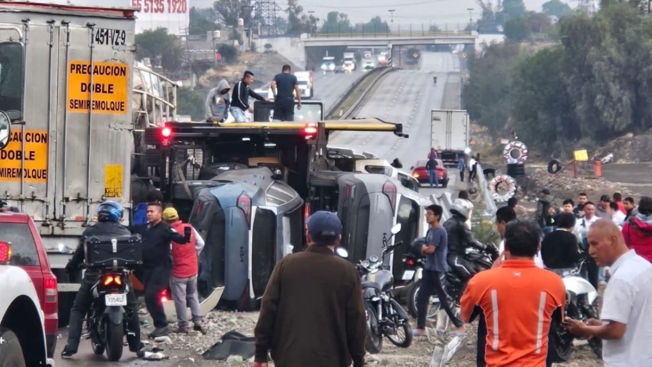 Accidente de vehículos pesados en la autopista México-Querétaro
