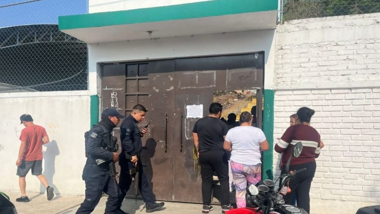 Evacúan a alumnos de secundaria por “falsa alarma” de ataque en Tarímbaro, Michoacán