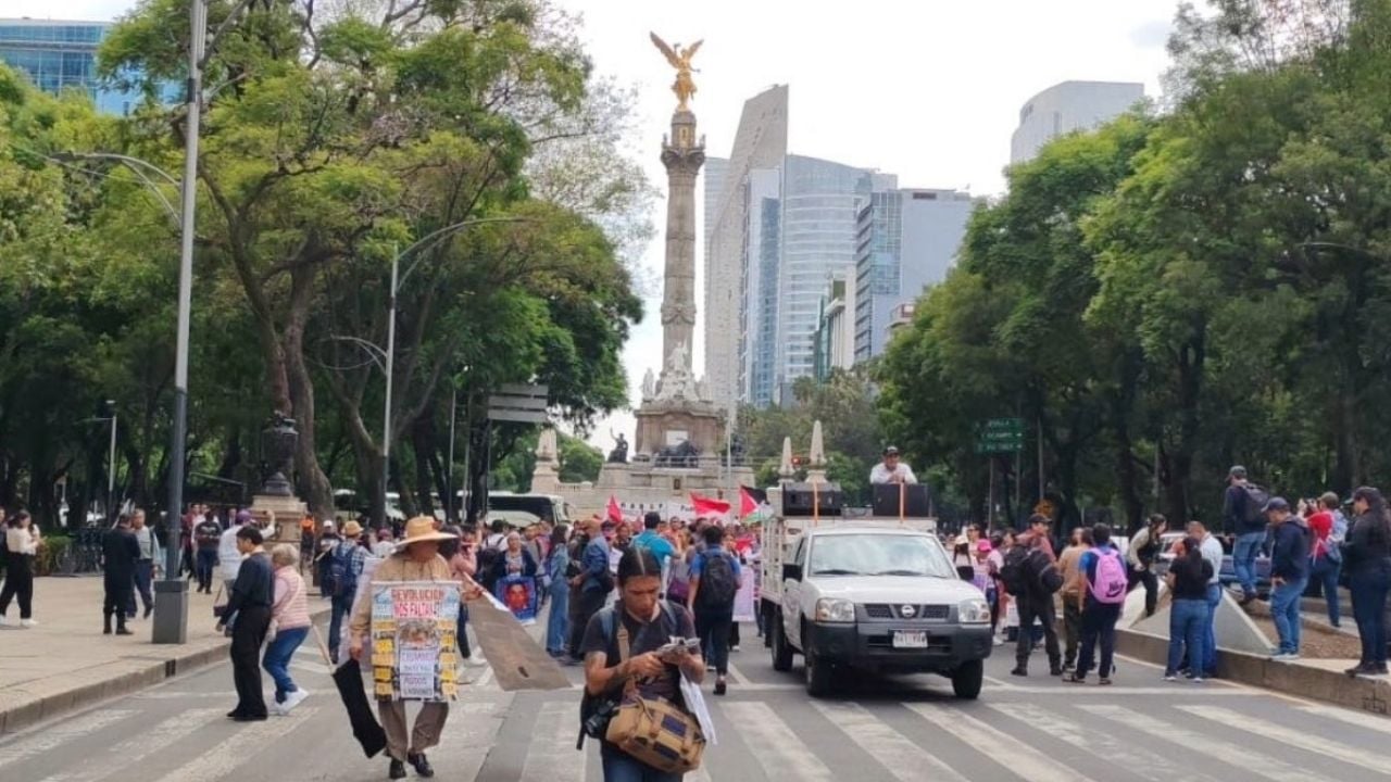Afectaciones viales en Paseo de la Reforma por marcha por los 43 de Ayotzinapa