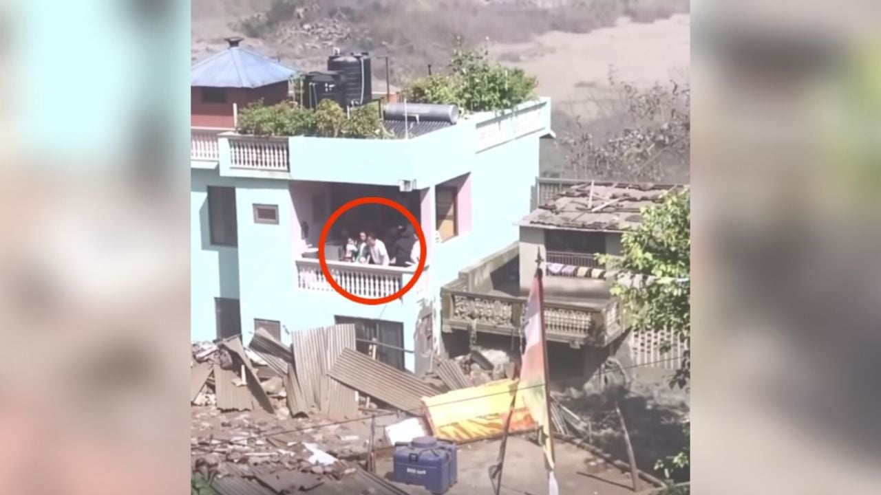 VIDEO muestra el terror que vivió una familia al quedar atrapada en su casa durante la terrible inundación en Nepal